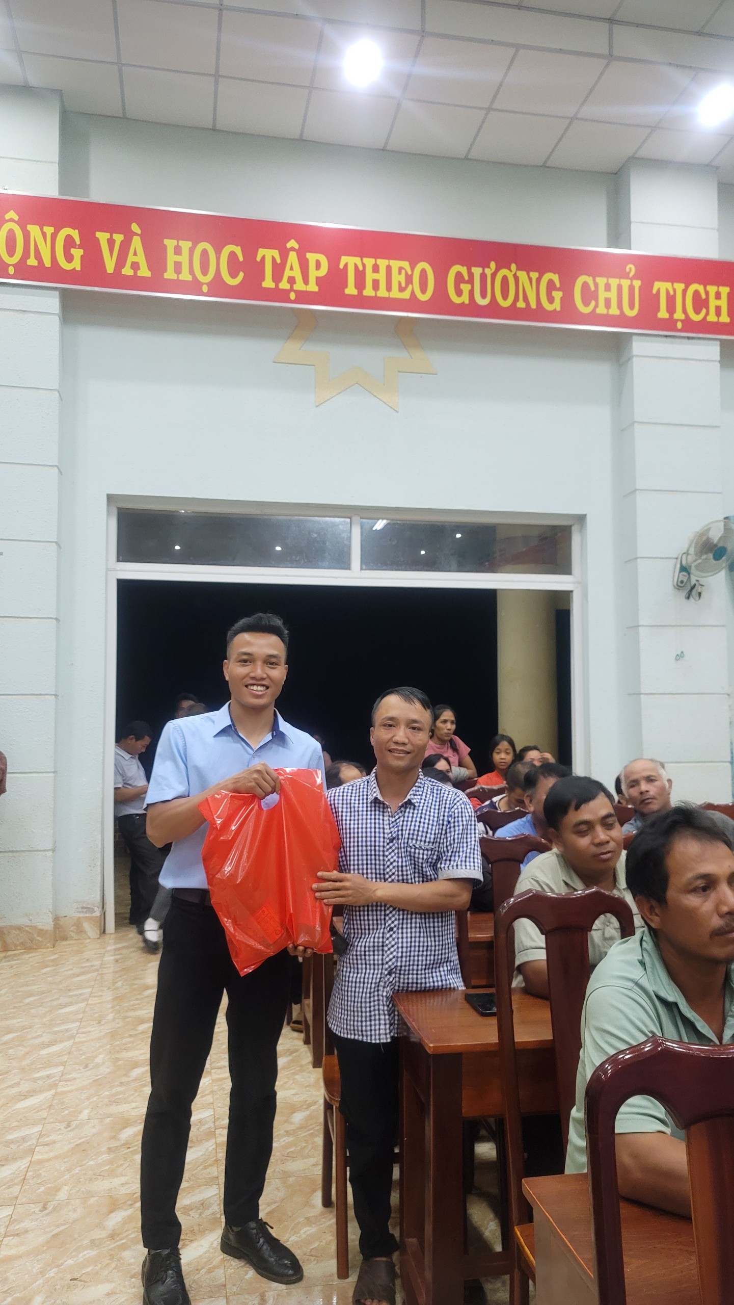 tặng quà remi